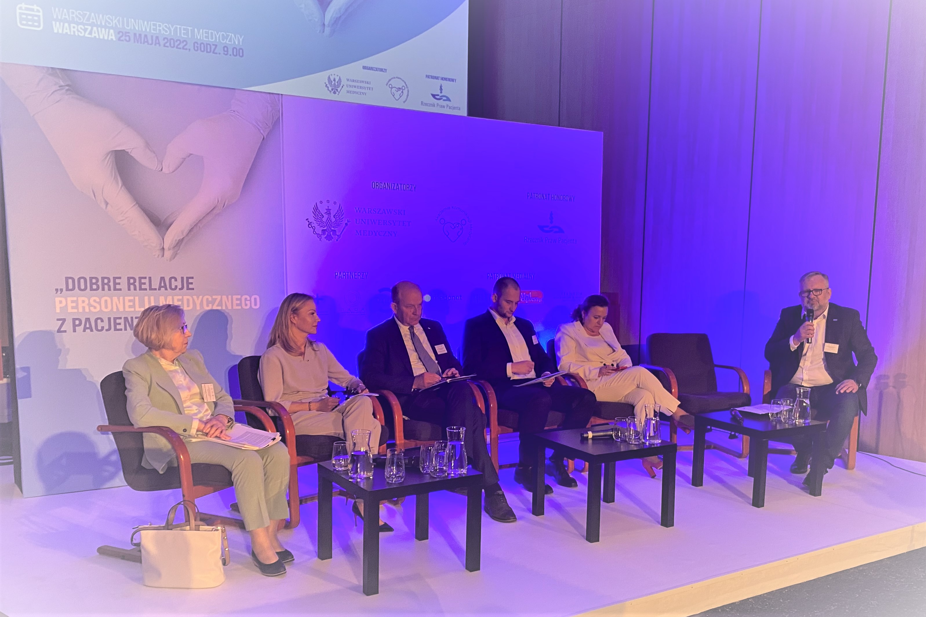 strategia dobre relacje personelu medycznego z pacjentami